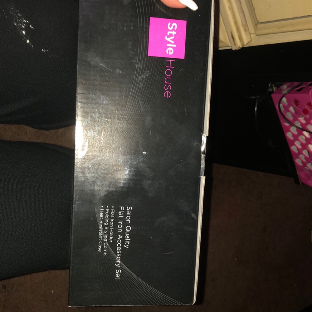 Flat iron holder